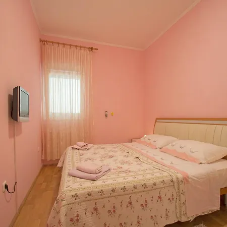 House Vlatko Casa de Férias *