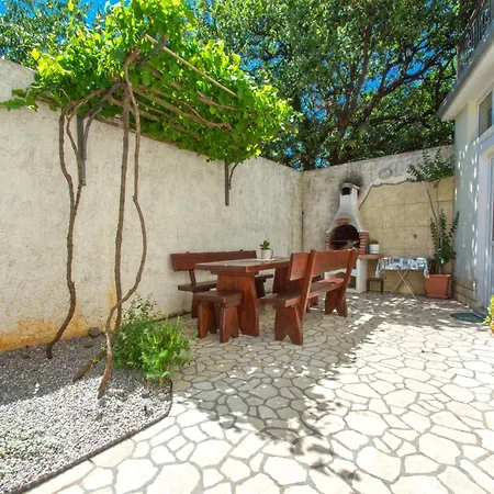 House Vlatko Casa de Férias Novi Vinodolski